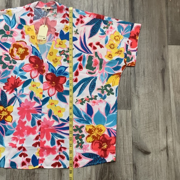 JODIFL Vibrant Pink Floral V-Neck Short Sleeve Oversized Flowy Top - SMALL - NWT - Picture 5 of 10